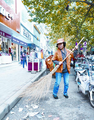 國慶假日 為駐馬店凌晨3時起床的城市美容師點贊