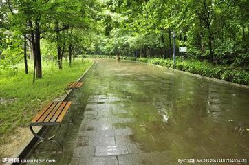 駐馬店雨雨雨+冷冷冷！成熟就是媽媽還沒有喊我，我就已經(jīng)穿上了秋褲