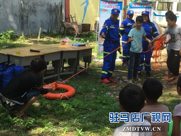 泌陽縣紅會蛟龍救援隊(duì)到昌馮小學(xué)講防溺知識