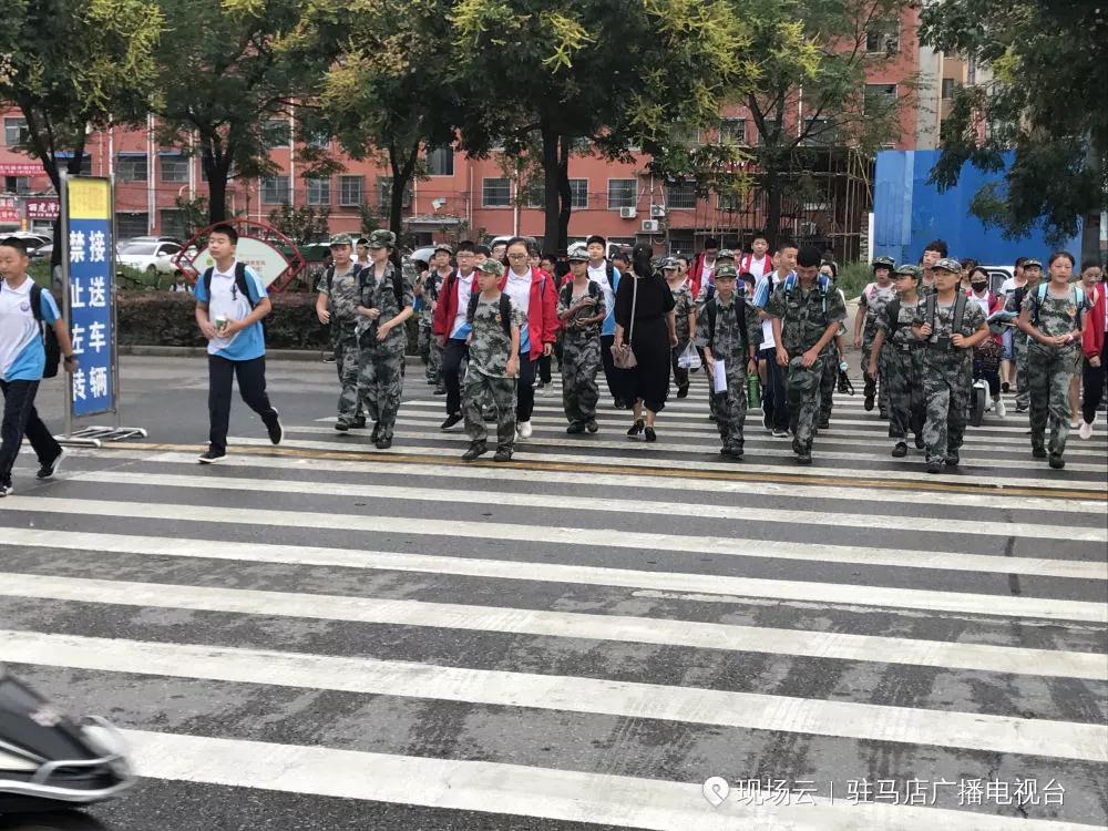 今天，駐馬店這些學(xué)校門口發(fā)生了一幕...還有這些，不知道你就虧大了！