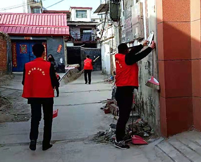 上蔡縣蘆崗街道:情系雷鋒月 灑愛在家園