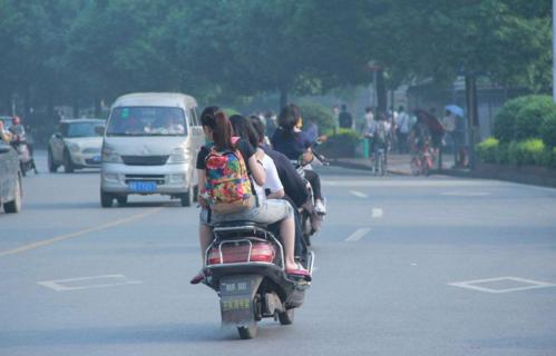 你真的惹不起！在駐馬店遇到這7輛車，請回避！