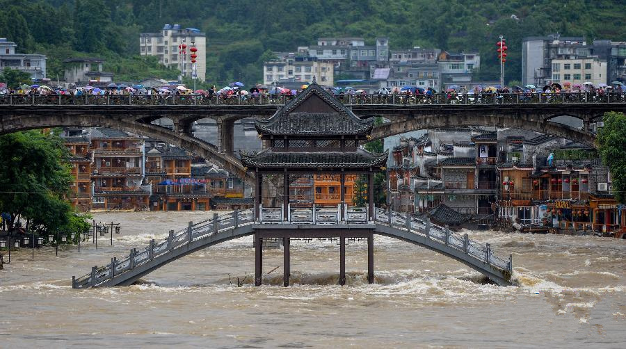 臺風(fēng)侵襲臨海古城：當(dāng)古建筑遭遇洪水猛獸，我們該如何應(yīng)對？ 