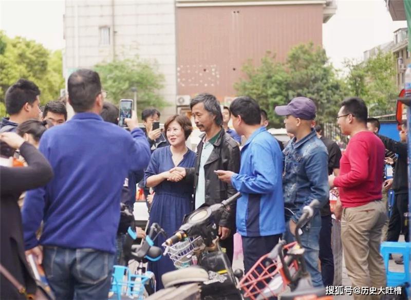  “流浪大師”沈巍曾衣衫襤褸，如今的生活卻發(fā)生了翻天覆地的變化 