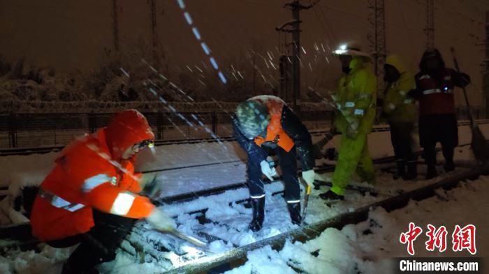 春運開局遇雨雪大霧天氣 這些地區(qū)需注意交通安全