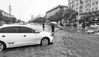 和鄭州“擦肩而過(guò)”的暴雨落在了平頂山、漯河、商丘一帶