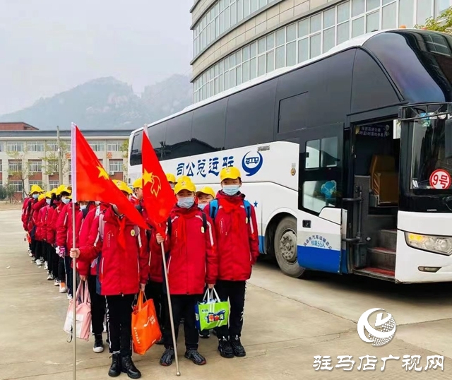 駐馬店市第十小學(xué)開展“傳承紅色基因、做時(shí)代好少年”實(shí)踐活動(dòng)