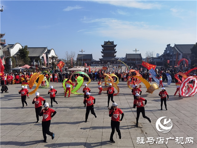 鞭聲陣陣 龍飛陀舞河南駐馬店市驛城區(qū)皇家驛站五市同臺(tái)競(jìng)技展舞姿