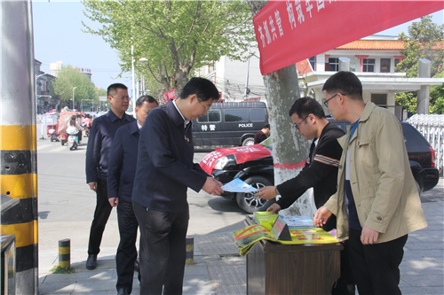 駐馬店市泌陽(yáng)縣開(kāi)展“掃黃打非”宣傳活動(dòng)