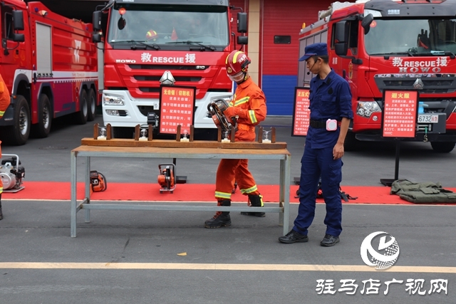 小萌娃”零距離“體驗(yàn)消防魅力