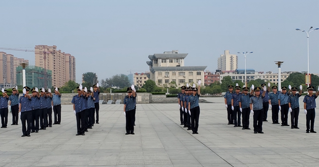 正陽(yáng)縣交通運(yùn)輸執(zhí)法局開(kāi)展軍訓(xùn)會(huì)操評(píng)比活動(dòng)