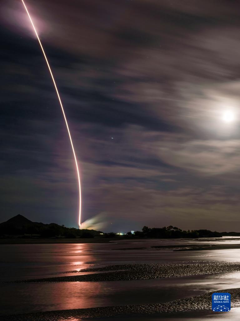 月下棹神舟星夜赴天河——神舟十三號飛天紀實