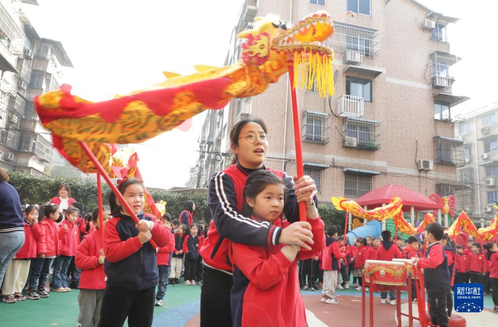 多彩民俗喜迎“二月二”