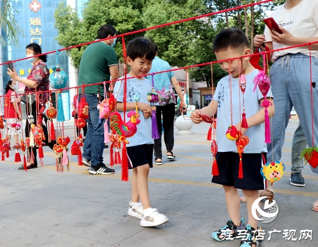 迎端午！駐馬店市實(shí)驗(yàn)幼兒園上演趣味“中國(guó)風(fēng)”