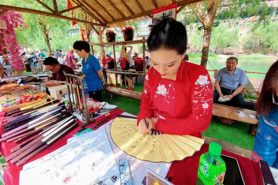 免費游玩、國風游園、文化大餐……端午節(jié)河南文旅消費強勁復(fù)蘇，各大景區(qū)鉚足了干勁兒