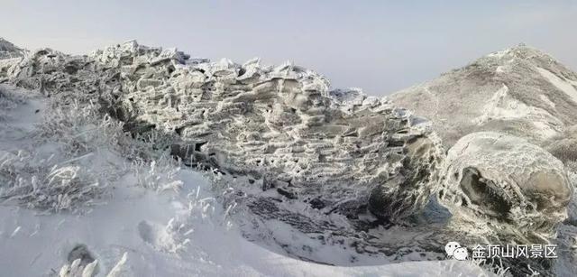 「金頂●冬雪」忽如一夜春風(fēng)來，千樹萬樹梨花開