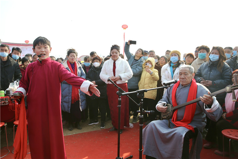 何言：沃野千里繪新圖