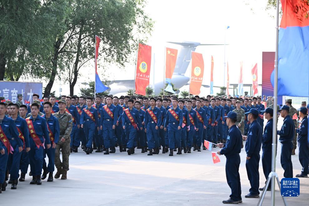 空軍招飛錄取數(shù)質(zhì)量創(chuàng)歷史新高 今起使用多架運-20運送新飛行學(xué)員