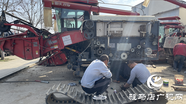 “天中麥客”厲兵秣馬 檢修機器迎夏收