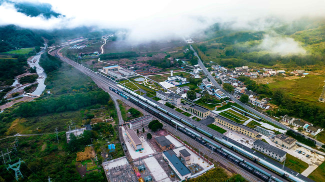 大片來(lái)襲 一起坐上開往秋天的列車