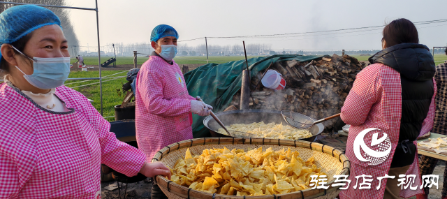 千萬(wàn)粉絲“大網(wǎng)紅”為粉絲送福利 4000箱平輿特產(chǎn)油炸面食“麻葉子”發(fā)往全國(guó)各地