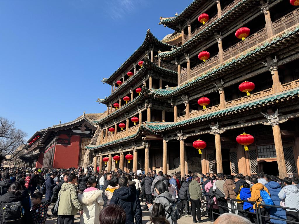 超長(zhǎng)春節(jié)假期點(diǎn)燃旅游熱 2024年旅游消費(fèi)或維持上升勢(shì)頭