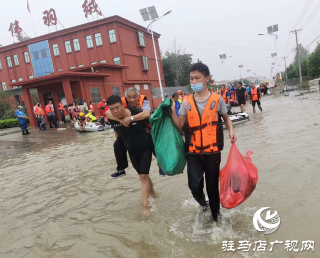 駐馬店市蛟龍水上義務(wù)搜救隊(duì)：救援生命 無怨無悔