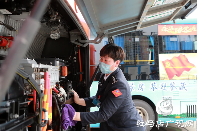 駐馬店公交“雷鋒車組”：繼承發(fā)揚雷鋒精神 傳遞社會正能量