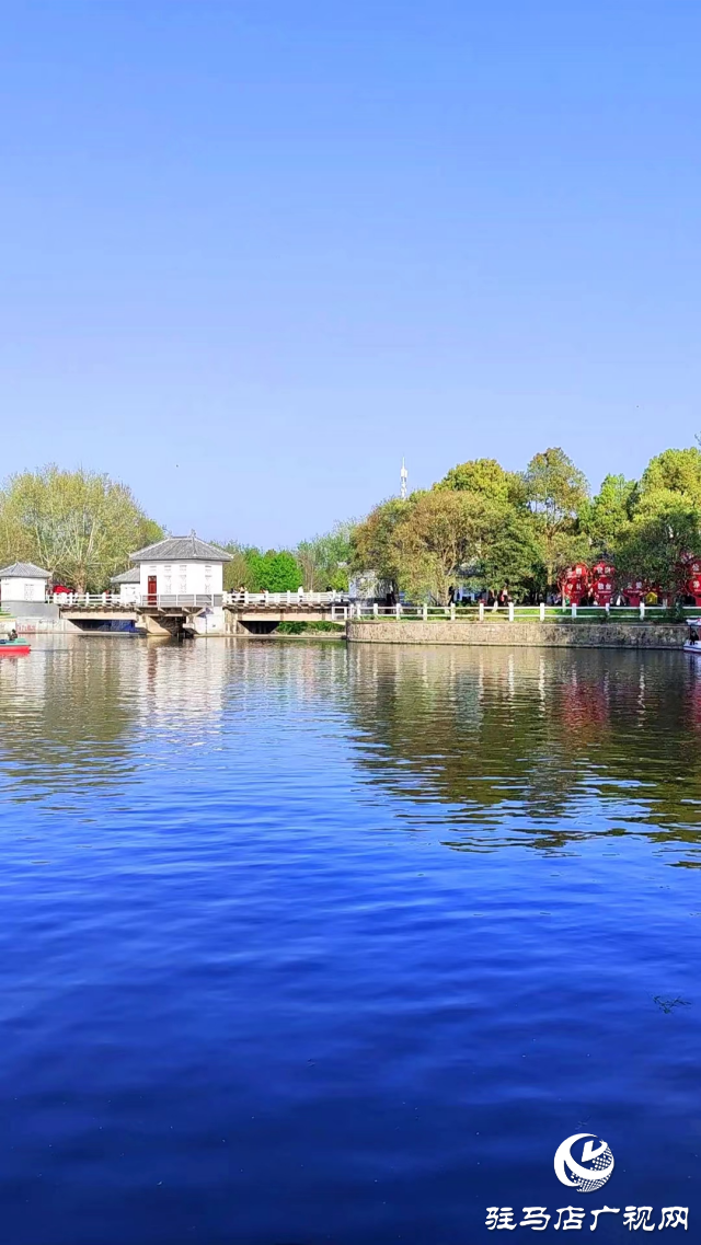 駐馬店：置地公園環(huán)境美如畫 市民愜意休閑園中游