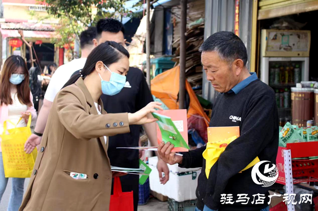 平輿縣司法局開展“春耕護(hù)農(nóng)·普法先行”法治宣傳活動