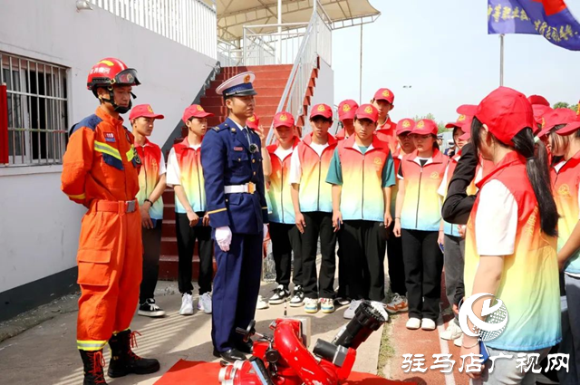 泌陽縣中等職業(yè)技術(shù)學(xué)校消防志愿者服務(wù)隊成立