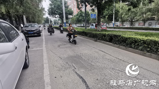 道路坑洼難行走 市民盼早日修復