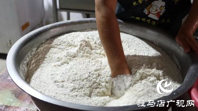 長(zhǎng)壽之鄉(xiāng)的美食故事——春會(huì)的涼皮情