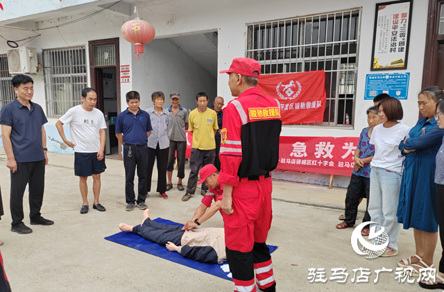 村委里的生命課堂：普及應(yīng)急救護知識 提高群眾急救技能???????