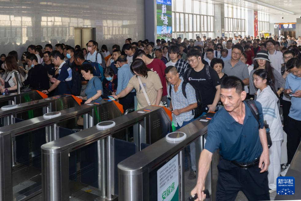 鐵路國慶黃金周運(yùn)輸拉開帷幕