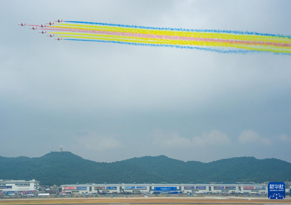 “八一”“紅鷹”展翅珠海為人民空軍慶生